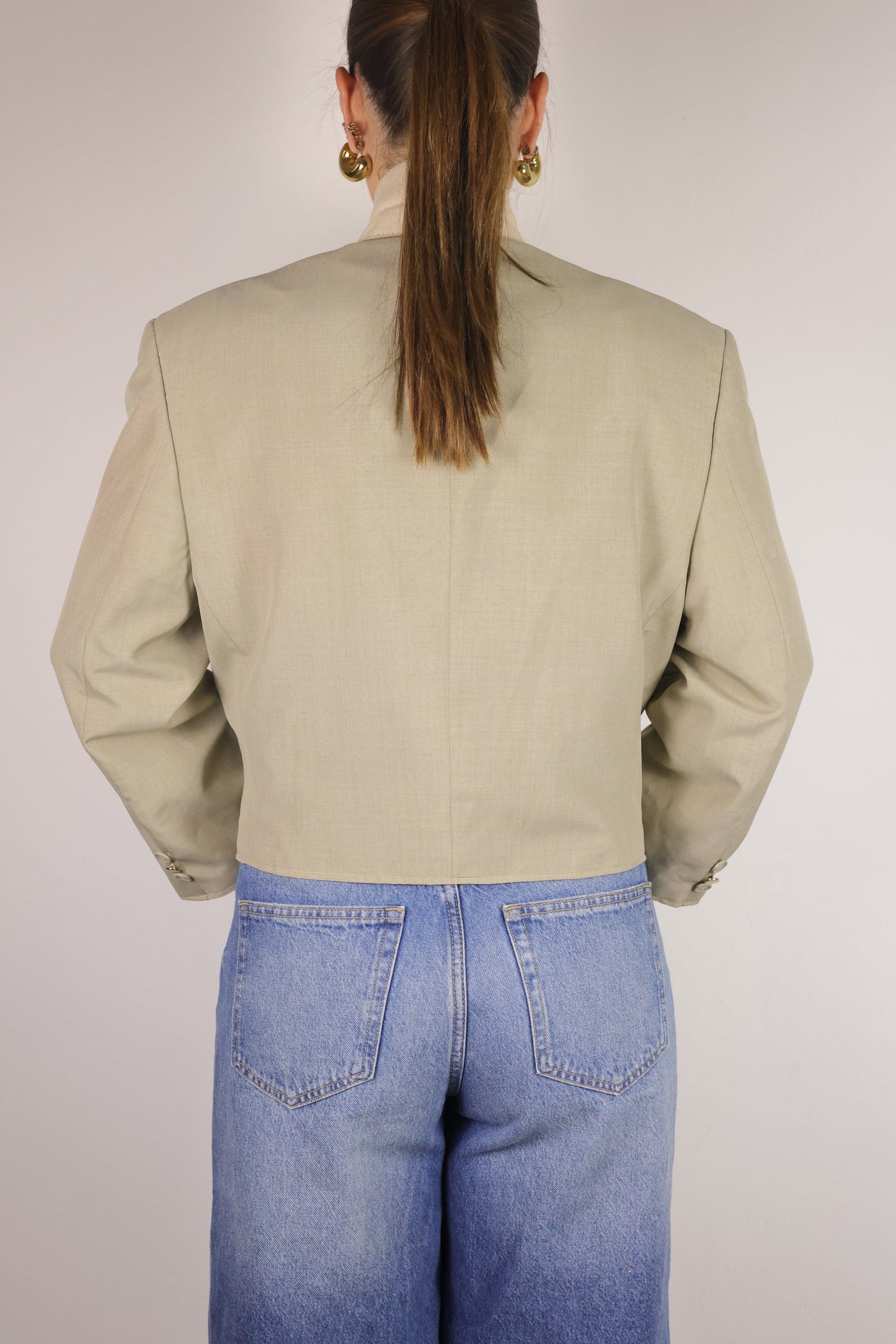 CROP GOLDEN BLAZER 1 vidalyestudio