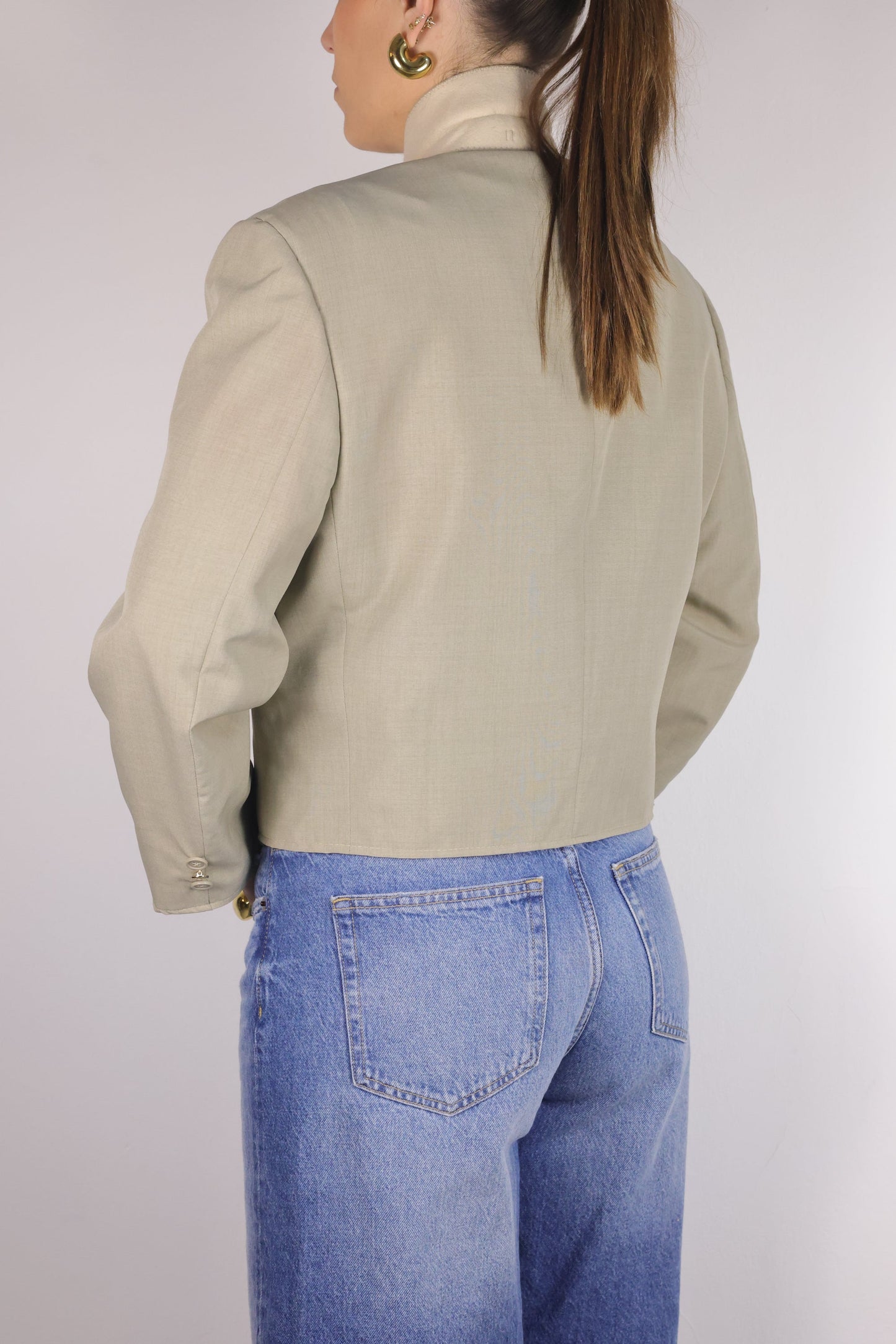 CROP GOLDEN BLAZER 1 vidalyestudio